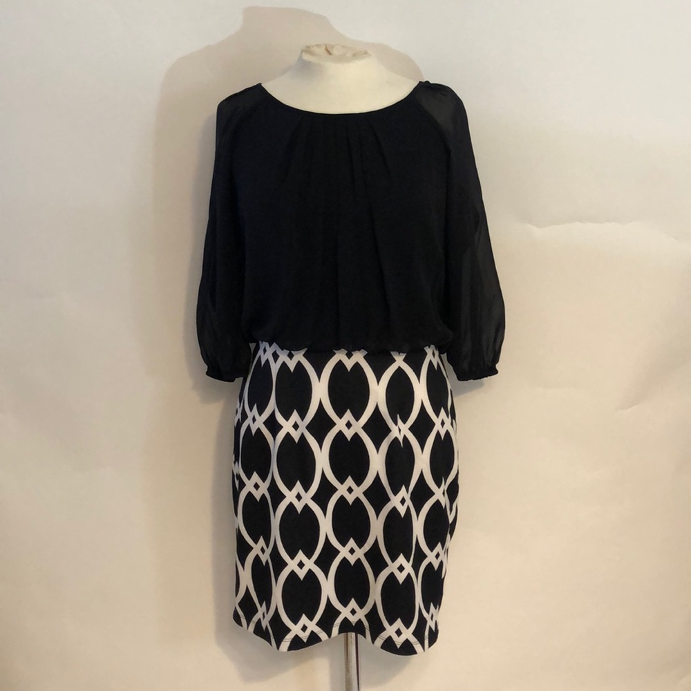 Enfocus Women's Black Top Black/White Bottom B1-23